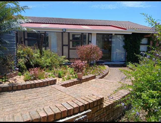 2 BEDROOM HOUSE FOR SALE IN STILBAAI-WES